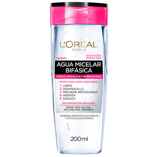 Esta agua micelar bifásica elimina y disuelve el maquillaje y sus residuos del rostro, los ojos y los labios en una acción suave, en donde no necesitás frotar ni enjuagar.