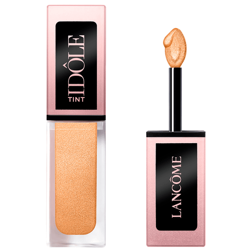 Idôle Tint, la primera sombra de ojos líquida de Lancôme, es lo último en maquillaje: la fórmula versátil que se puede usar desde los ojos hasta las mejillas viene con un aplicador innovador que es perfecto para crear sombras de ojos suaves o delineados atrevidos.