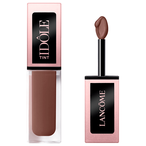 Idôle Tint, la primera sombra de ojos líquida de Lancôme, es lo último en maquillaje: la fórmula versátil que se puede usar desde los ojos hasta las mejillas viene con un aplicador innovador que es perfecto para crear sombras de ojos suaves o delineados atrevidos.