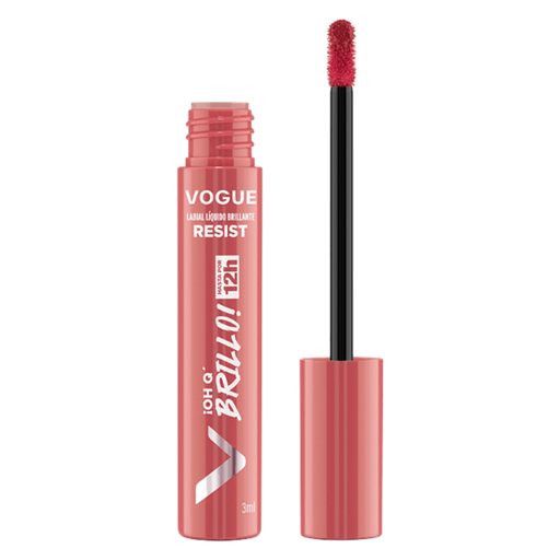 El labial Resist Oh Q' Brillo de Vogue ofrece un color intenso y un brillo duradero por hasta 12 horas, con una fórmula no transferible que mantiene los labios cómodos y radiantes todo el día.