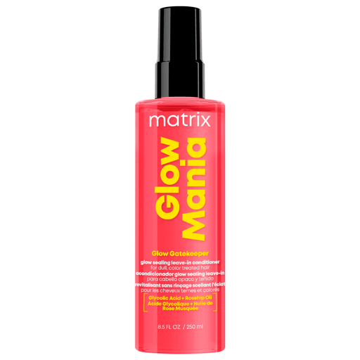 Dominá tu brillo con Glow Gatekeeper de Matrix, un acondicionador sin enjuague que preserva el brillo de tu color y cabello desde adentro hacia afuera durante 8 semanas. Protege contra el daño diario y el peinado con calor hasta 230°C/450°F para un brillo sin frizz.