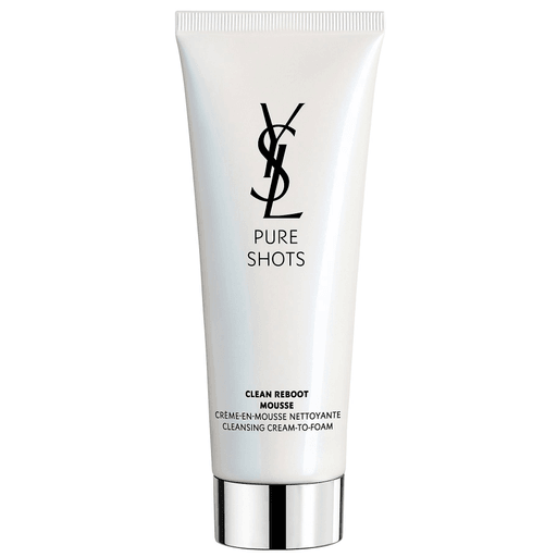 Pure Shots Clean Reboot Mousse es un limpiador facial innovador, suave y cremoso que purifica la piel al instante para eliminar todos los residuos de maquillaje, el exceso de grasa, el sebo y las impurezas de la vida urbana, dejando la piel con un aspecto más refinado y equilibrado.