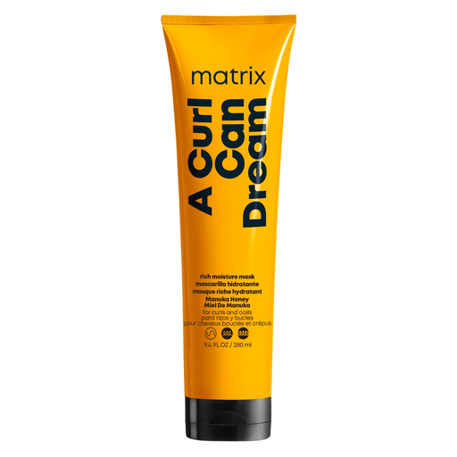 Esta máscara A Curl Can Dream Rich Mask, enriquecida con miel de Manuka, brinda hidratación profunda a los cabellos rizados y con bucles, ayudando a nutrir la fibra capilar, preservar la definición natural de los rizos y dejarlos más suaves, manejables y llenos de movimiento.
