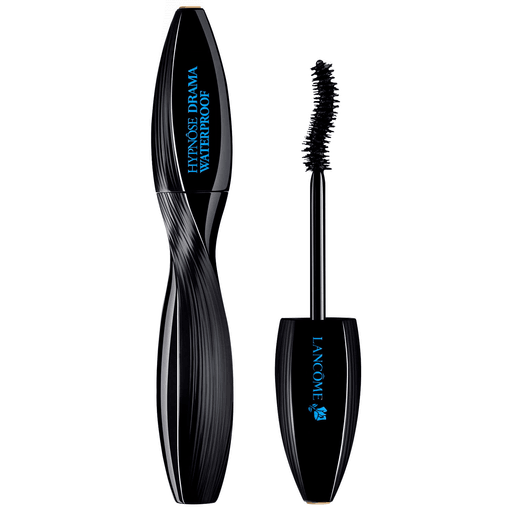Hypnôse Drama, la máscara de pestañas de mayor volumen de Lancôme, ofrece hasta 17 veces más volumen extremo. Su icónico cepillo en forma de S cubre las pestañas desde la raíz hasta la punta, para un efecto de volumen total.