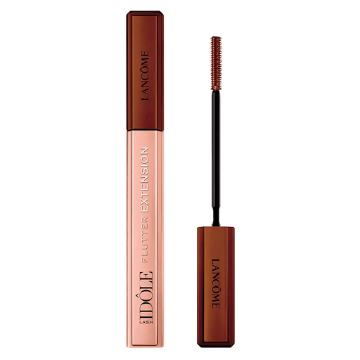 La Máscara de Pestañas Lancôme Lash Idôle Flutter Extension ofrece una longitud instantánea con +5,5mm de alargamiento visible. Su fórmula enriquecida con ceras y su innovador cepillo de cerdas ultrafinas aseguran una aplicación sin grumos, separación precisa y un acabado impecable durante 24 horas.