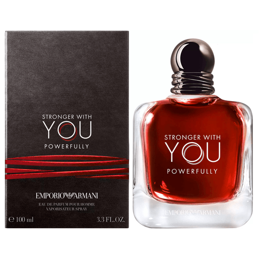 Stronger With You Powerfully, una fragancia irresistible que añade un toque ahumado a su icónico aroma, intensificando su característico acorde de castaña azucarada con un nuevo y delicioso acorde de cereza dulce.