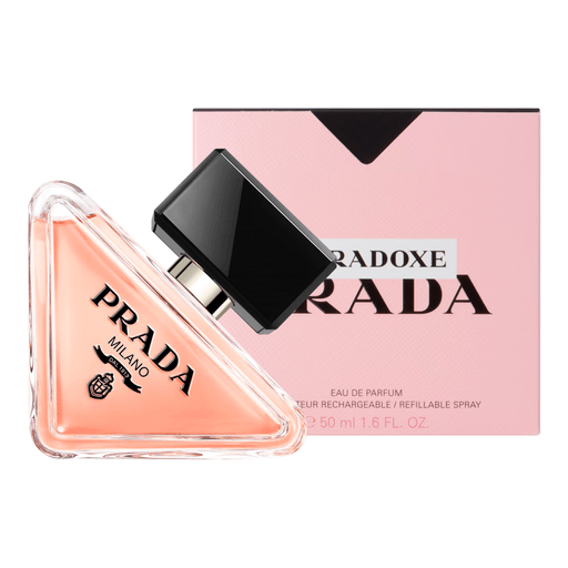 Prada Paradoxe Eau de Parfum es una fragancia floral femenina que captura la esencia de la feminidad moderna de Prada. Una fragancia que invita a explorar y expresar la naturaleza paradójica y multidimensional de la mujer: a cambiar constantemente y, sin embargo, ser siempre ella misma.