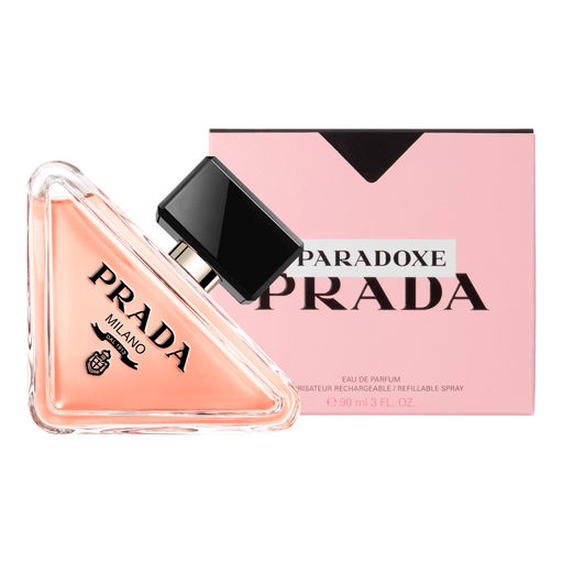 Prada Paradoxe Eau de Parfum es una fragancia floral femenina que captura la esencia de la feminidad moderna de Prada. Una fragancia que invita a explorar y expresar la naturaleza paradójica y multidimensional de la mujer: a cambiar constantemente y, sin embargo, ser siempre ella misma.