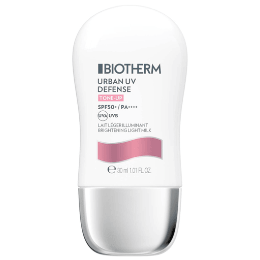 Descubrí la pre-base Urban UV Defense Brightening Light Milk FPS50+ de Biotherm, una protección UV diaria ligera, limpia y rosada que combina el Life Plankton regenerador y la niacinamida iluminadora para una piel protegida, embellecida y uniforme.