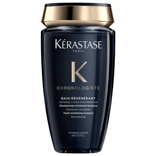 Chronologiste combina una tecnología avanzada de lujo supremo y experiencia sensorial única. Este tratamiento restaurador sublima todo tipo de cabello, desde el cuero cabelludo hasta las puntas.