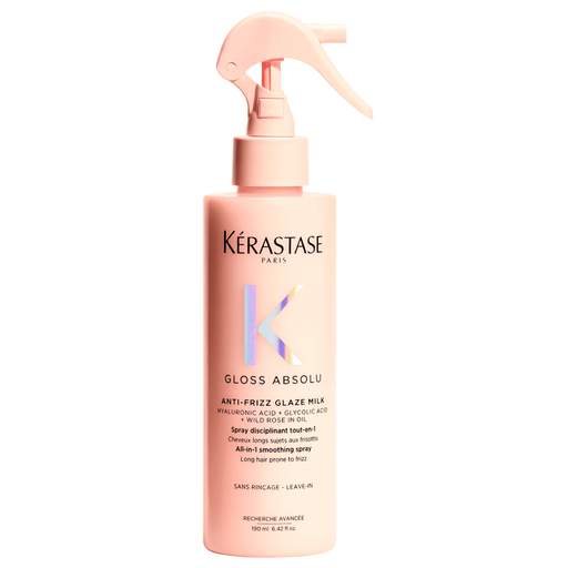 Gloss Absolu Antifrizz Glaze Milk de Kérastase es un spray suavizante todo en uno para cabello largo con tendencia al encrespamiento. Su fórmula, a base de ácido hialurónico, ácido glicólico y extracto de rosa silvestre, te proporciona un cabello glossy: suave, con brillo y ligero.