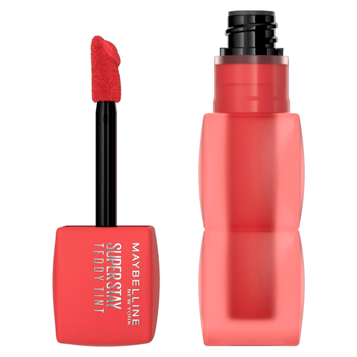 Labial Superstay Teddy Tint de color suave aporta a los labios un toque de color. Su fórmula tiene una textura suave y un tacto ligero y es muy cómoda de usar.