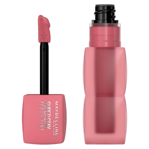 Labial Superstay Teddy Tint de color suave aporta a los labios un toque de color. Su fórmula tiene una textura suave y un tacto ligero y es muy cómoda de usar.