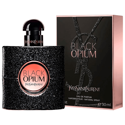Black Opium Eau de Parfum es la fragancia femenina seductoramente embriagadora. Las notas iniciales del café rico en adrenalina y la dulce sensualidad de la vainilla se reclinan en la suavidad de las flores blancas para crear un aroma joven y moderno.